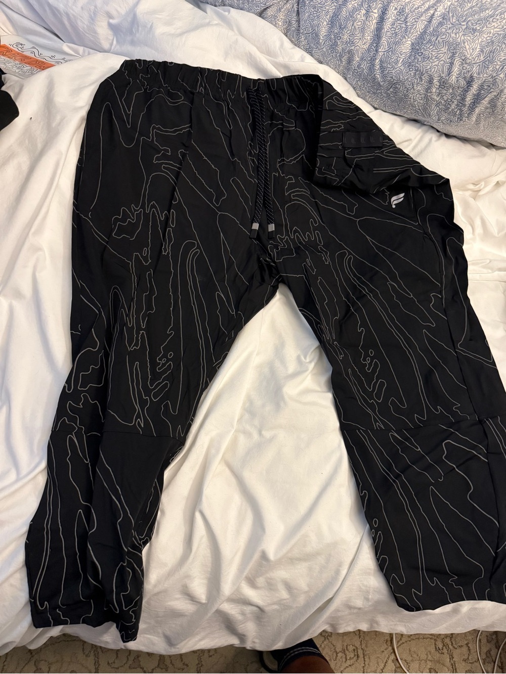 Fabletics Black Jogger Pants with Subtle Line Print